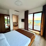 Cabacum Pleasure Beachfront - 50m To And Pool Ξενοδοχείο με διαμερίσματα 3*