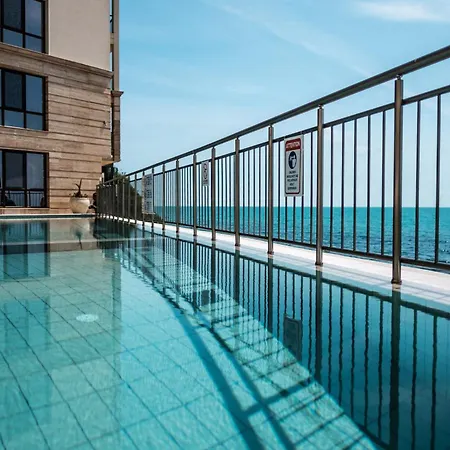 Aparthotel Cabacum Pleasure Beachfront - 50m To And Pool Warna